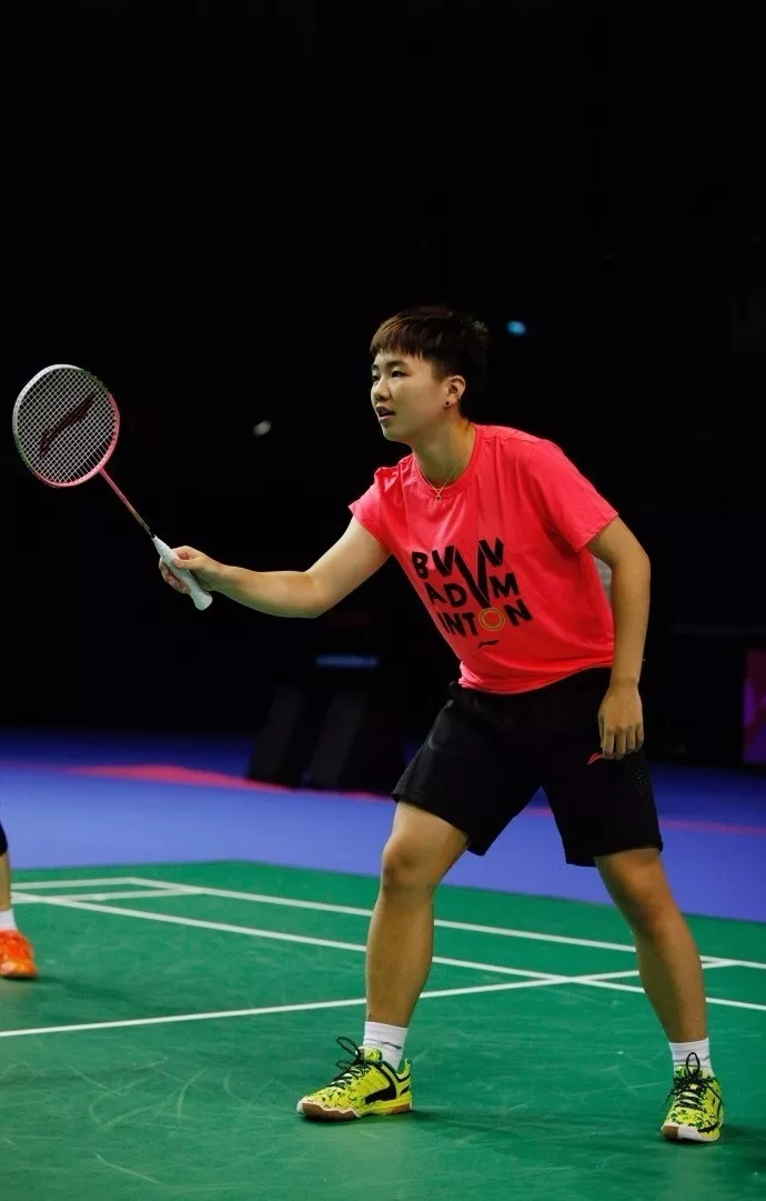 足球比赛中 足球比赛中