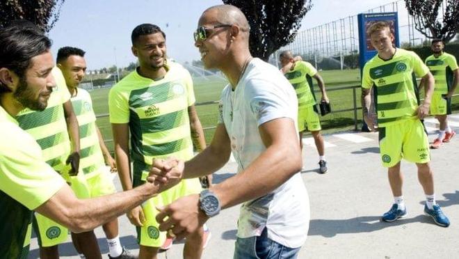 充满了挑战 充满了挑战