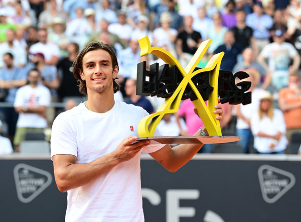 台上的顶级 台上的顶级