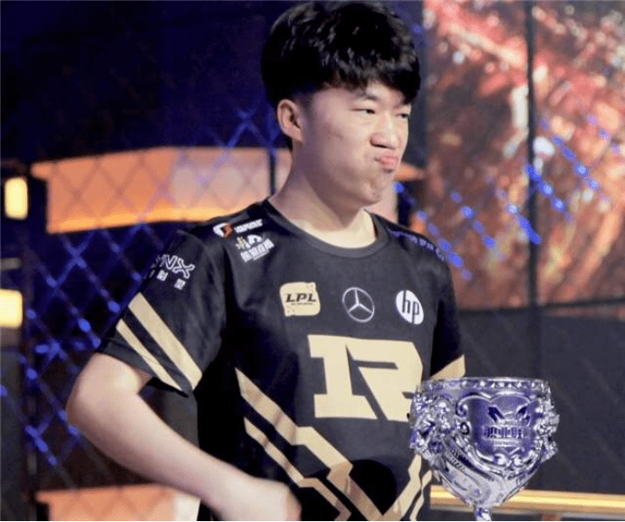 以车手为中 以车手为中